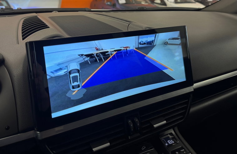 Vehicle Image 18