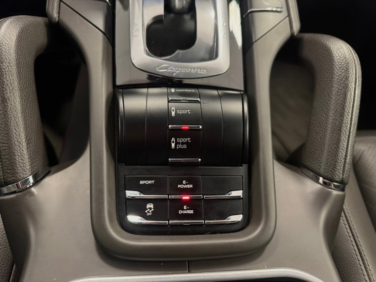 Vehicle Image 26