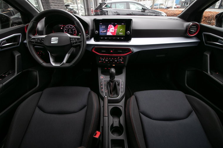 Vehicle Image 14