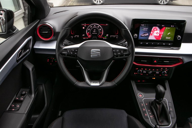 Vehicle Image 15