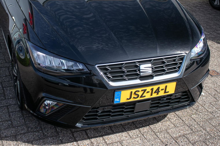 Vehicle Image 25