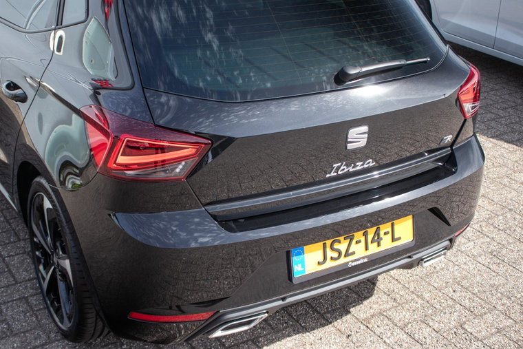 Vehicle Image 26