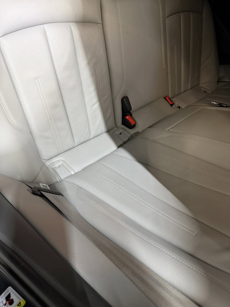 Vehicle Image 33