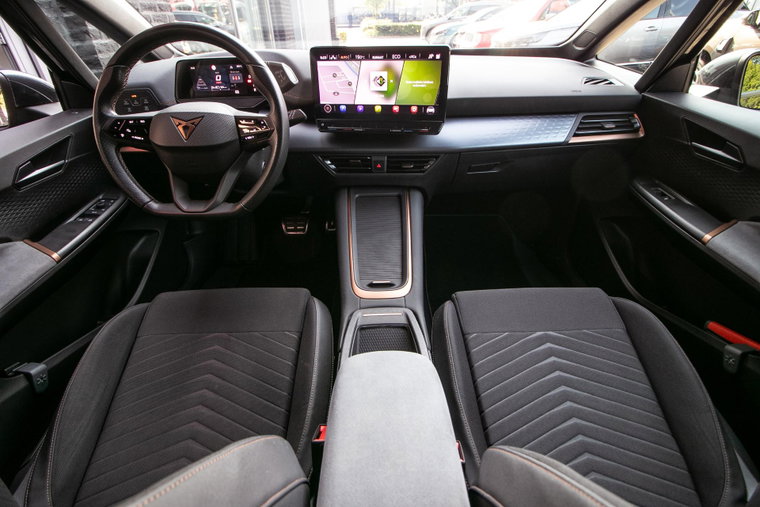 Vehicle Image 13