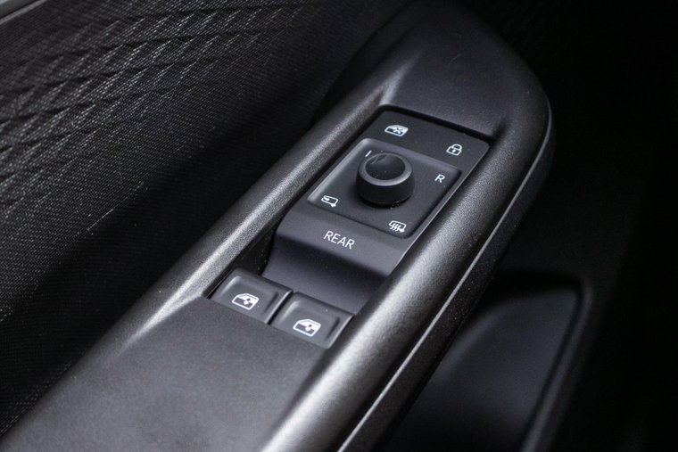 Vehicle Image 33