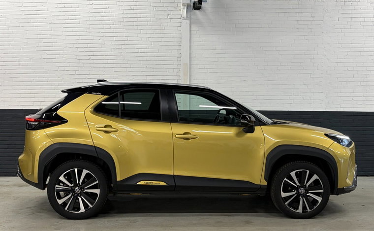 Vehicle Image 6