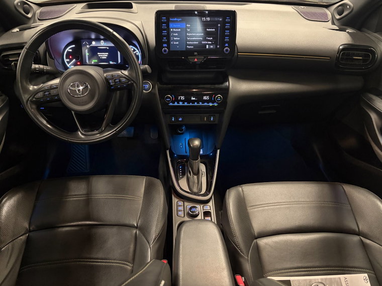 Vehicle Image 11