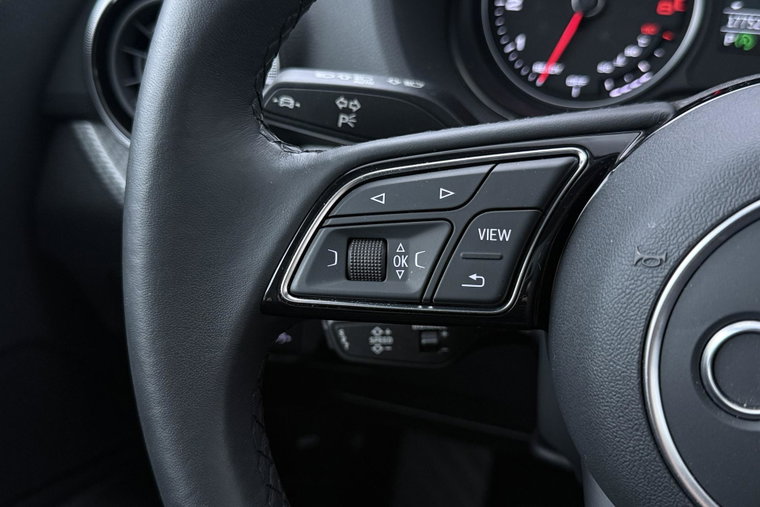 Vehicle Image 30