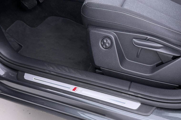 Vehicle Image 36