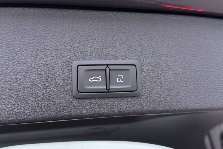 Vehicle Image 40