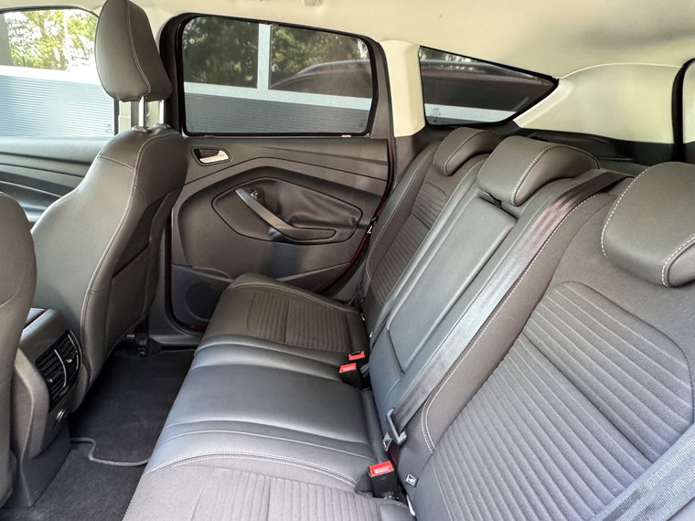 Vehicle Image 25