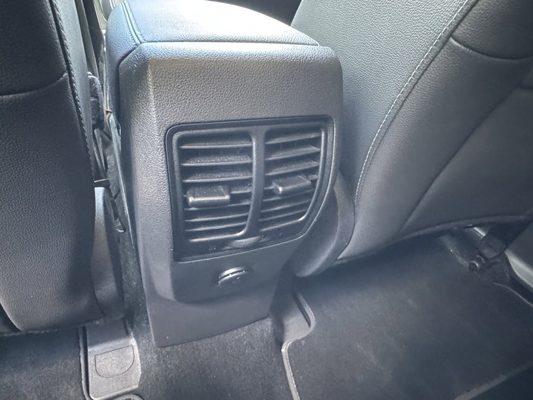 Vehicle Image 27