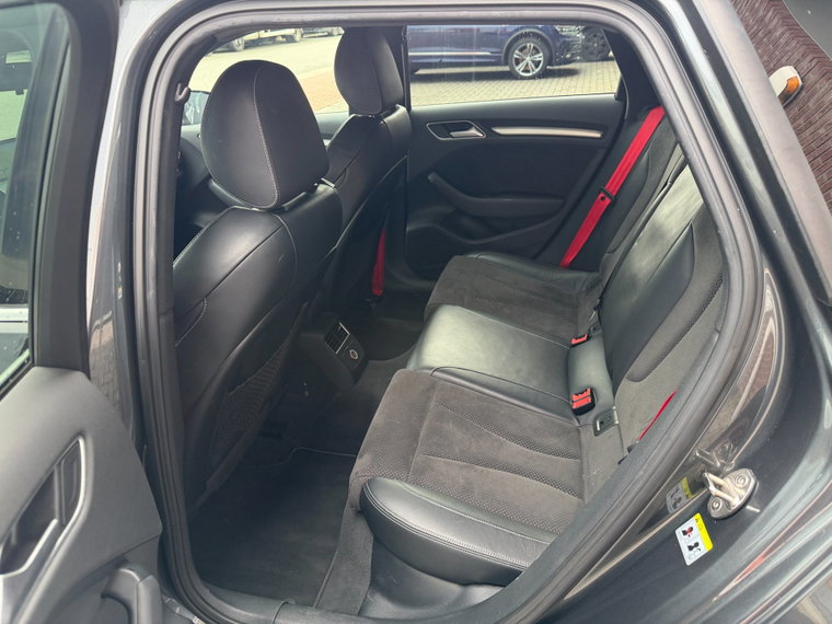 Vehicle Image 17
