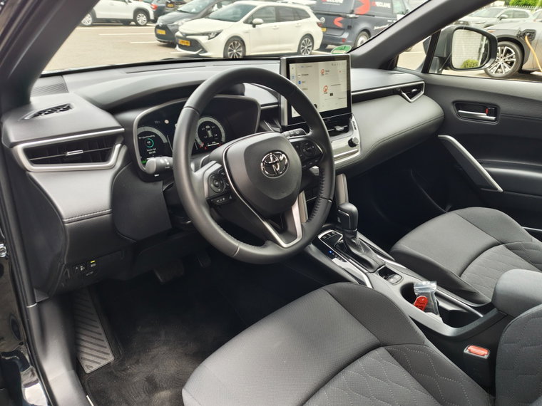 Vehicle Image 25