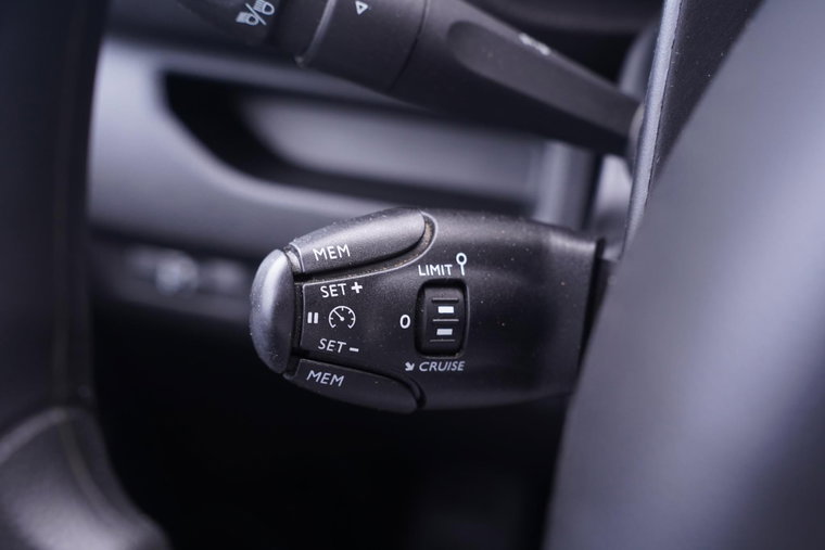 Vehicle Image 35