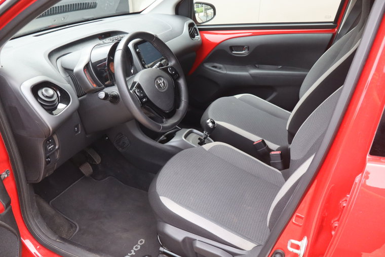 Vehicle Image 4