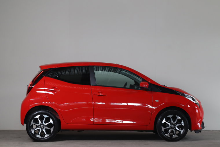 Vehicle Image 10