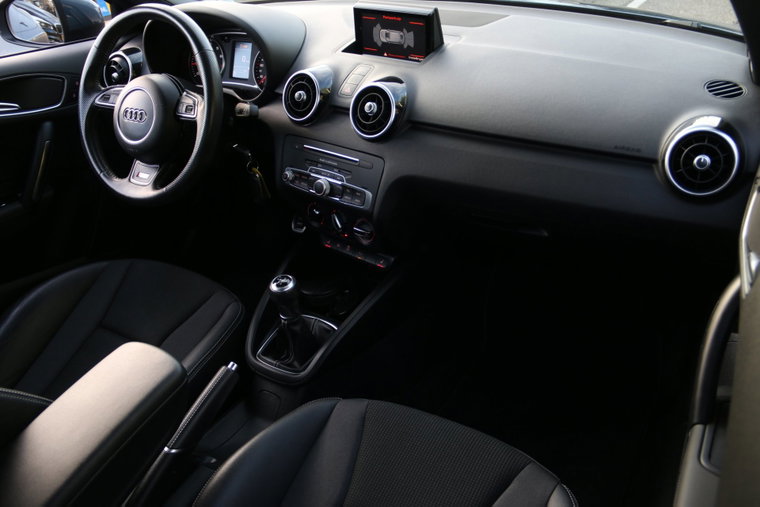 Vehicle Image 15