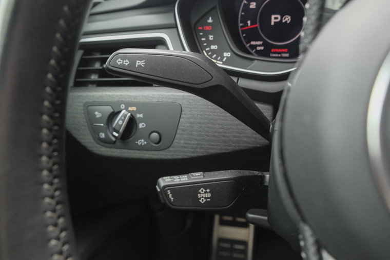 Vehicle Image 32