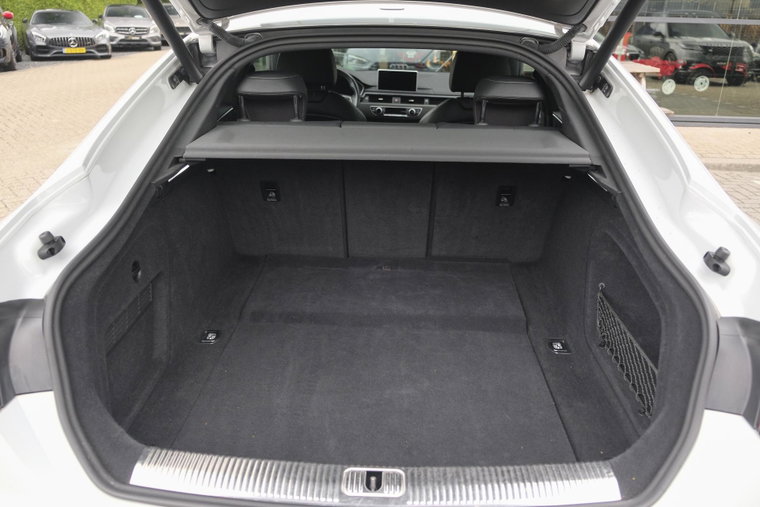 Vehicle Image 38