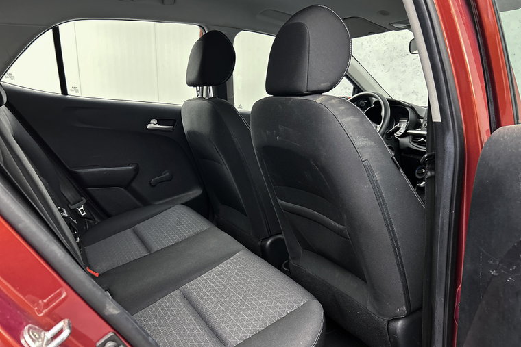 Vehicle Image 15