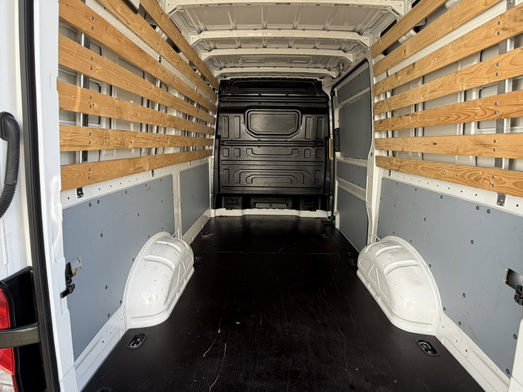 Vehicle Image 33