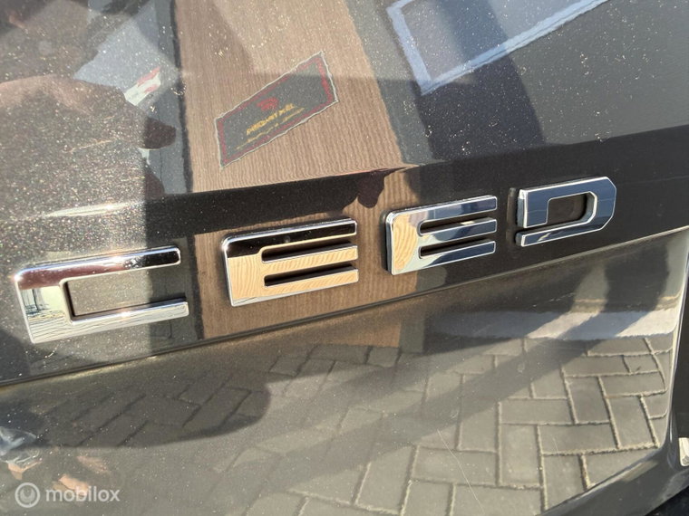 Vehicle Image 42