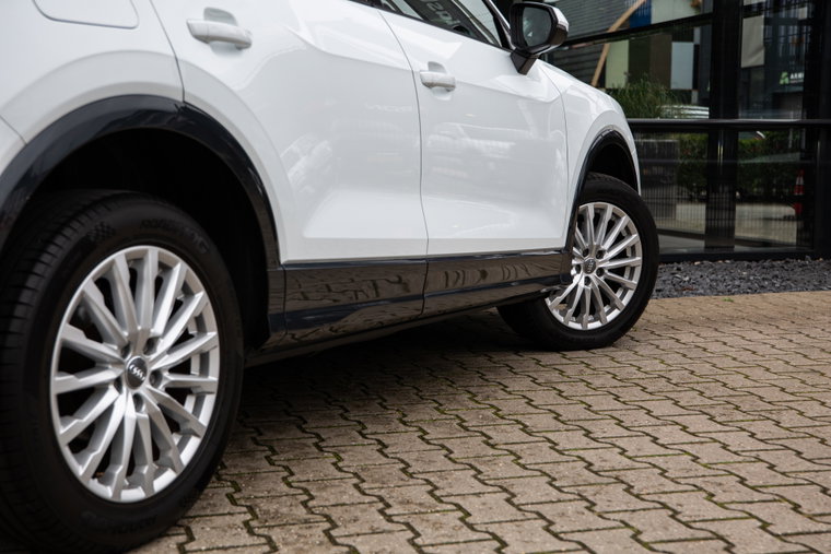 Vehicle Image 9