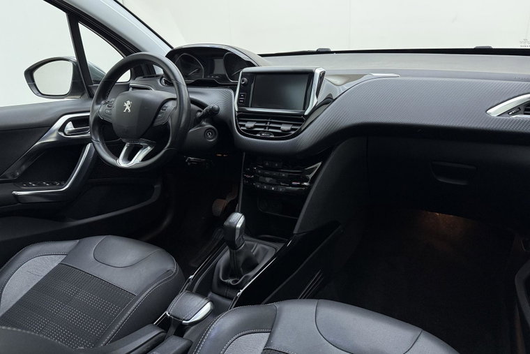 Vehicle Image 16