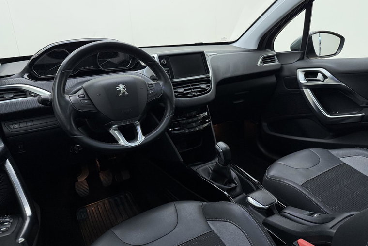 Vehicle Image 17