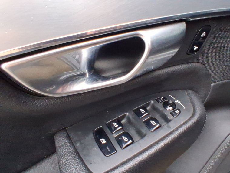 Vehicle Image 28