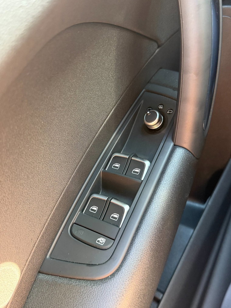 Vehicle Image 43