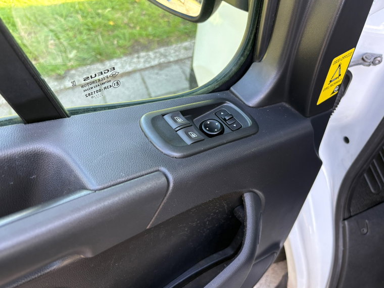 Vehicle Image 27