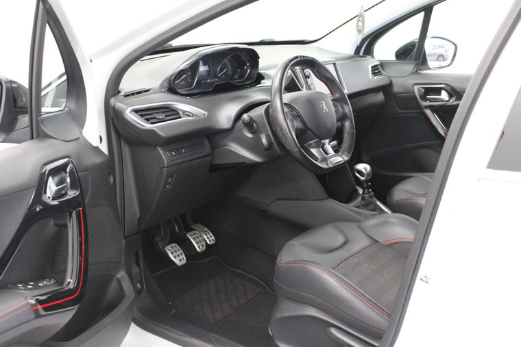Vehicle Image 10