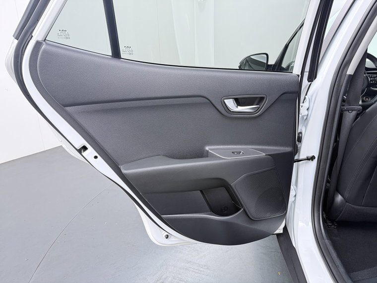 Vehicle Image 35