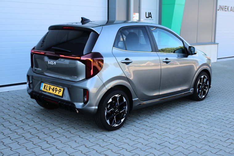 Vehicle Image 7