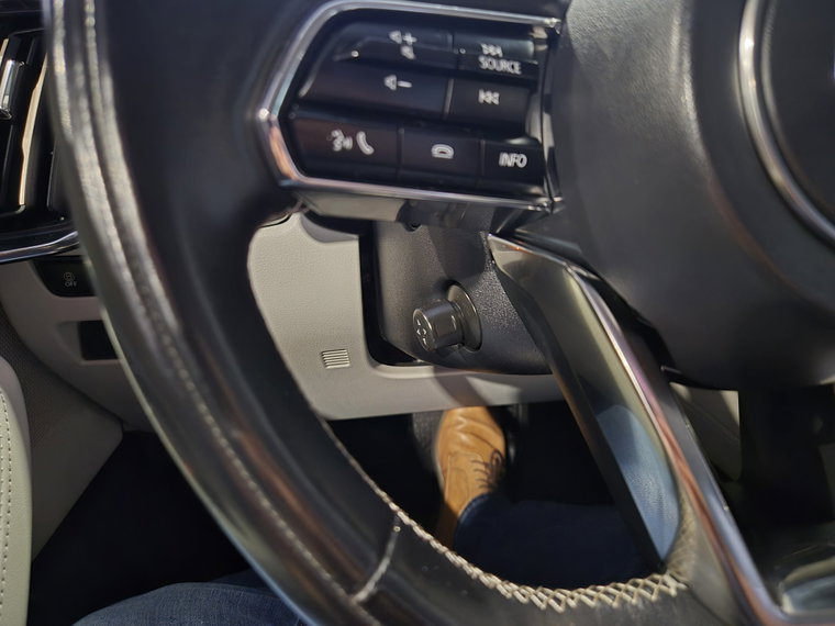 Vehicle Image 38