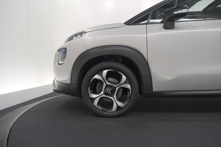Vehicle Image 17