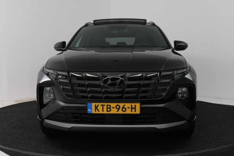 Vehicle Image 16