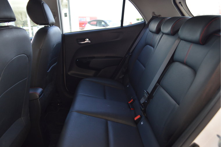 Vehicle Image 13