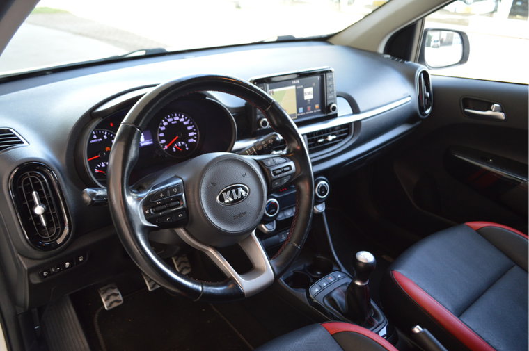 Vehicle Image 11