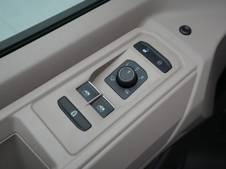 Vehicle Image 24