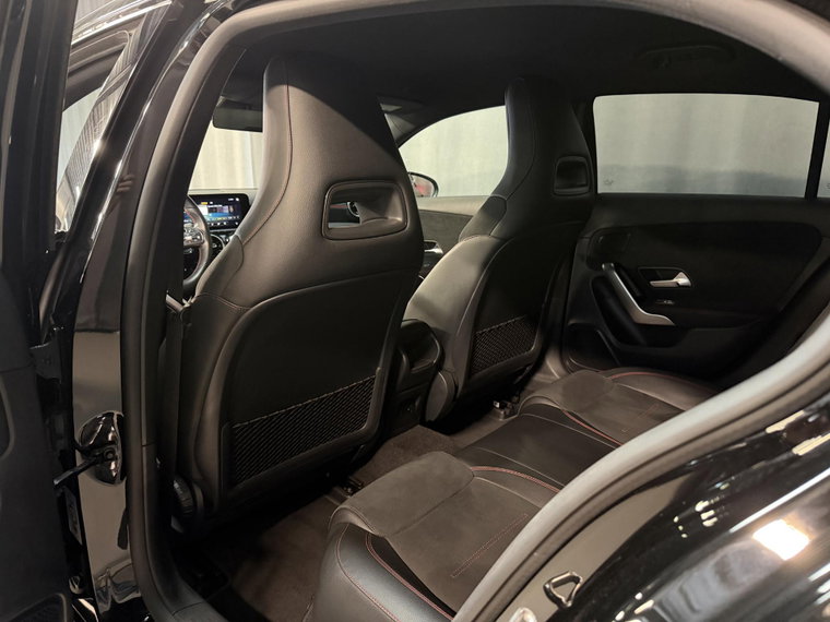 Vehicle Image 36
