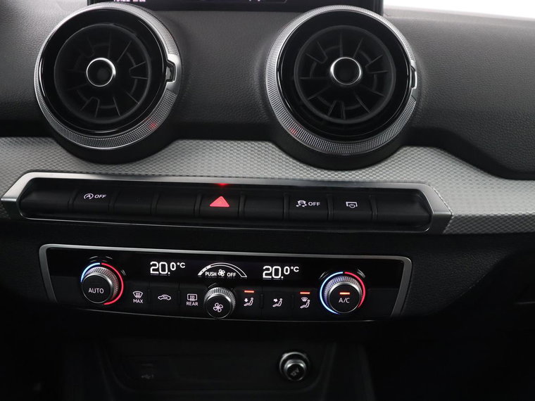 Vehicle Image 26