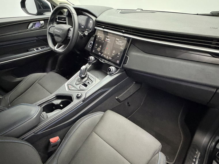 Vehicle Image 16