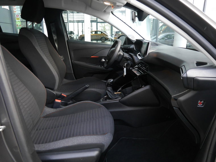 Vehicle Image 12