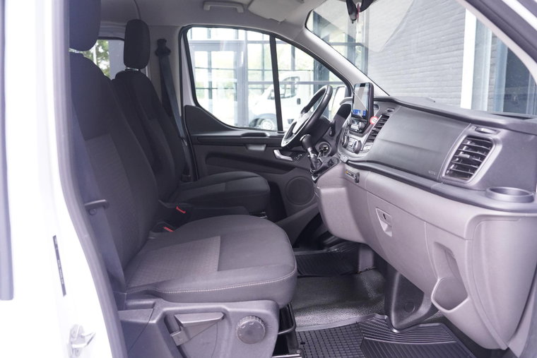 Vehicle Image 21