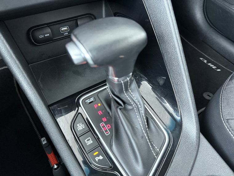 Vehicle Image 32