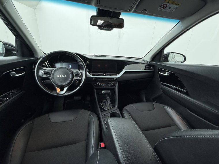 Vehicle Image 37