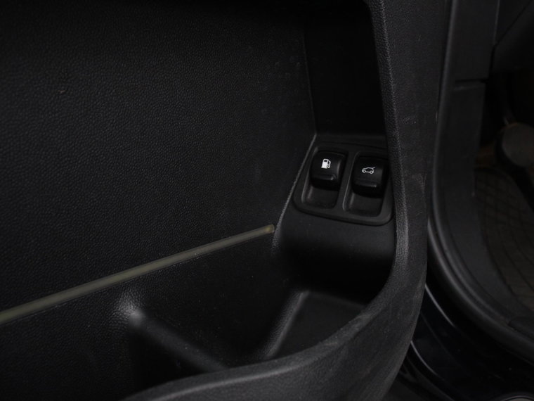 Vehicle Image 28